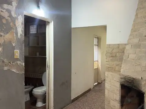 Casa 4 ambientes con 1 baño