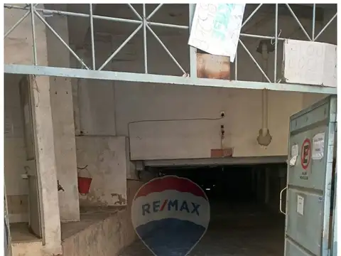 Venta de cochera Aguada con renta