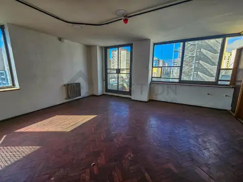 Oficina 4 ambientes con 2 baños