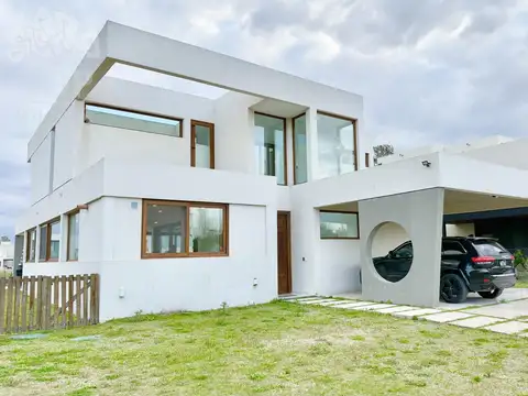 Casa en Venta en Laguna Grande, USD 659.000