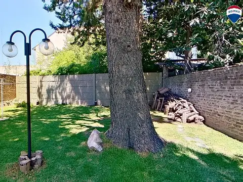 Casa en Venta con 3 cocheras