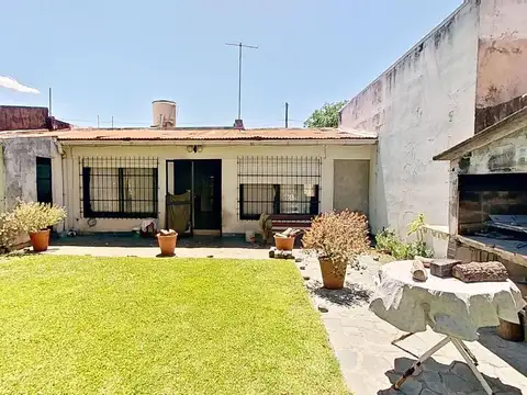 VENTA CASA 5 AMBIENTES BECCAR FONDO GARAJE