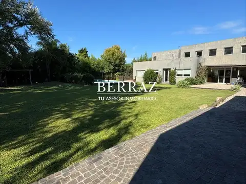 Casa venta 6 ambientes en Los Sauces lote de 1760 m2