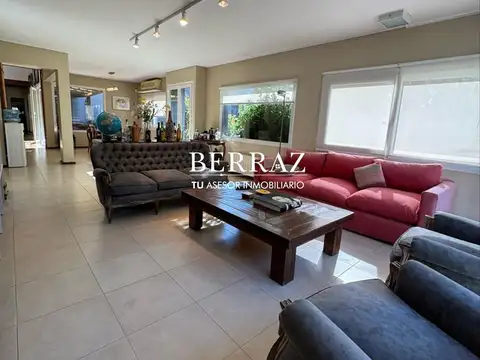 Casa en Venta con 5 cocheras