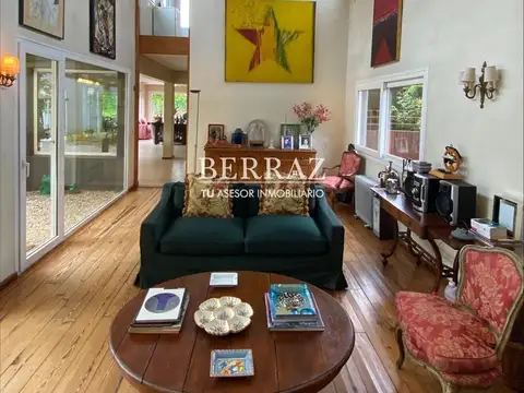 Casa 6 ambientes con 4 baños