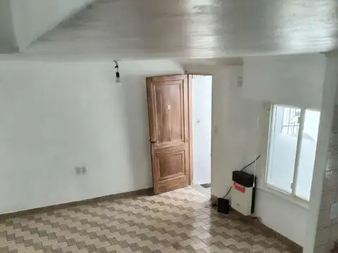 Depto Tipo Casa 2 ambientes con 1 baño