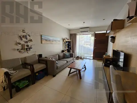 Depto Tipo Casa 3 ambientes con 2 baños