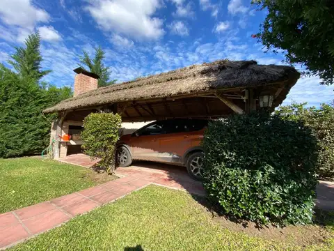 Casa 2 ambientes con 2 baños