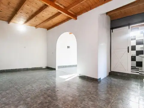 Venta de Departamentos en Block con 2 Locales y Cochera.