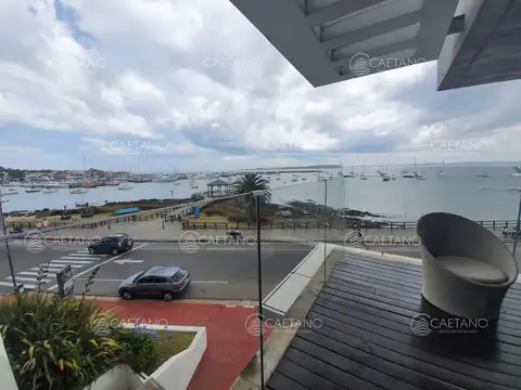 Departamento 4 ambientes con 5 baños