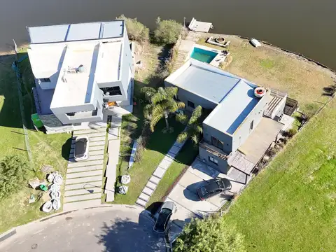 Casa en Venta en El Cazal, USD 240.000