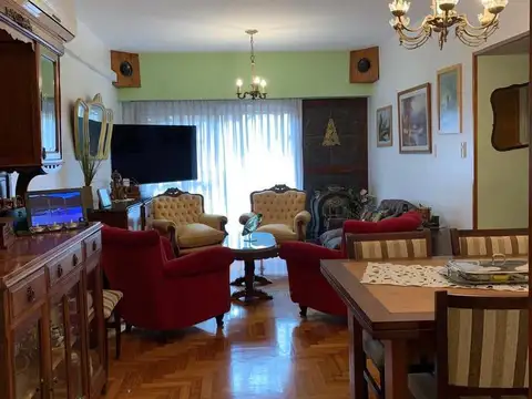 Departamento en venta - 3 Dormitorios 2 Baños - Cochera - 130Mts2 - Parque Patricios
