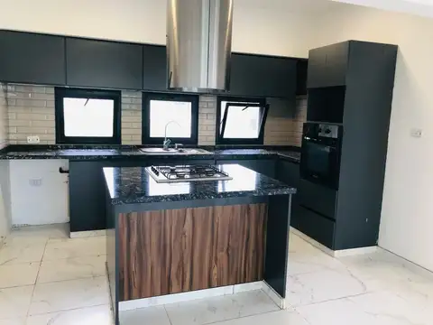 Casa en Venta en Countries y Barrios Cerrados en Guillermo Hudson, USD 280.000