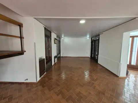 VENTA CASA 3 DORMITORIOS POETA LUGONES