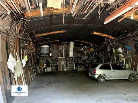 Casa en Venta con 10 cocheras