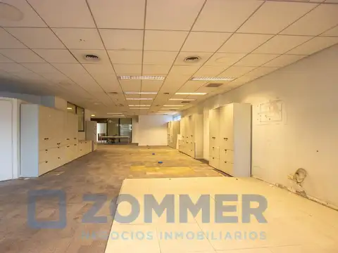 Oficinas en alquiler con cochera - Microcentro- Edificio de Categoria -  disponibles varios pisos