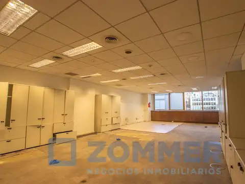 Oficinas en alquiler con cochera - Microcentro- Edificio de Categoria -  disponibles varios pisos