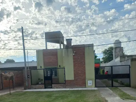 Casa con galpón en calle 46 entre 158  y 159
