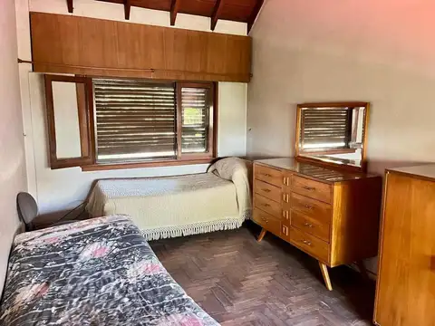 Chalet tradicional distribuido en dos plantas