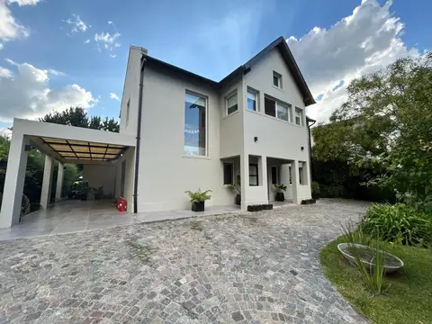 Casa apto crédito en venta en La Barra Village, Escobar