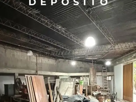 Excelentes Locales Comerciales con galpon sobre Yrigoyen
