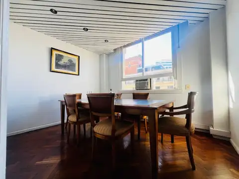 Avenida Presidente Roque Sáenz Peña 700