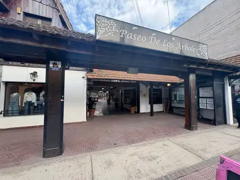 Local en Alquiler en Grand Bourg, $ 900.000