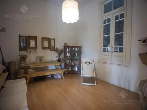 Casa en Venta con 4 cocheras