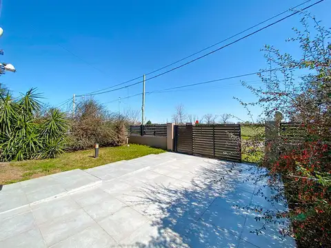 Casa 3 ambientes con 2 baños