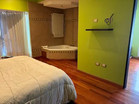 Casa 6 ambientes con 4 baños