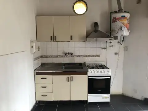 Casa 2 ambientes con 1 baño