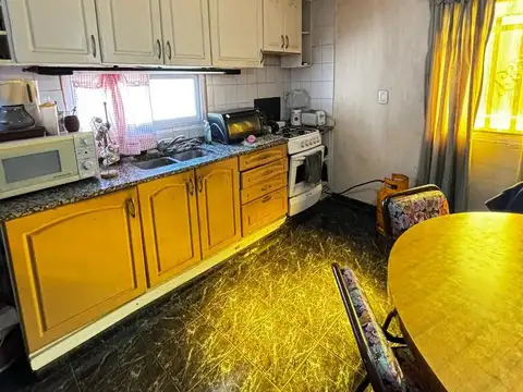 4 Dorm.  con Galpon - Garibaldi  al 800