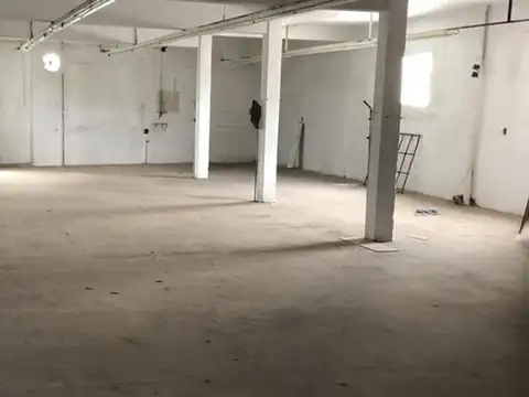 Galpon 700M2 Rafaela y Rucci