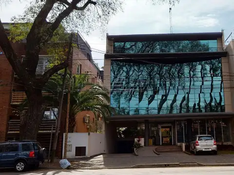 Oficina en venta San Isidro con cocheras