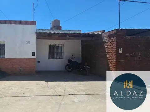 En Alquiler| casa de 3 dormitorios en Estomba al 700