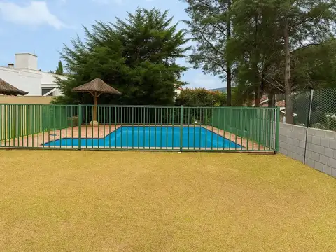 VENTA TERRENO CON PISCINA VA DEL LAGO CARLOS PAZ