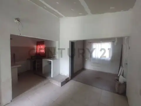 Casa 2 ambientes con 2 baños