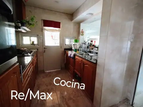 Casa 4 ambientes con 3 baños