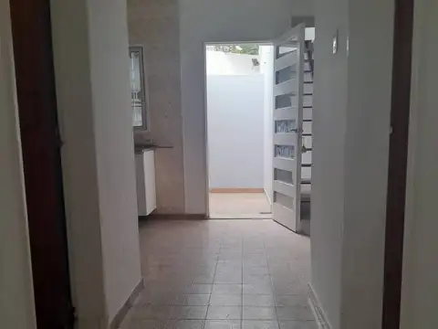 Depto Tipo Casa en Venta en Ramos Mejia, USD 105.000
