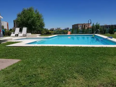 Casa 6 ambientes con 4 baños