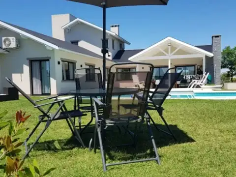 VENTA DE CASA EN BARRIO CRUZ DEL SUR SAN VICENTE
