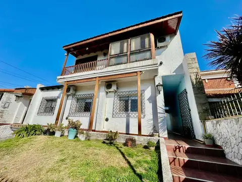 VENTA CASA MULTIFAMILIAR JARDIN Y COCHERA WILDEC
