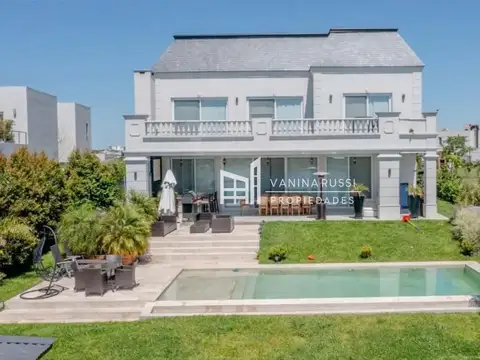 Casa en Venta de 4 dormitorios