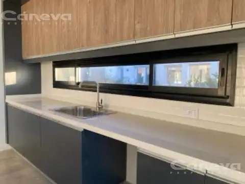 Casa 6 ambientes con 3 baños