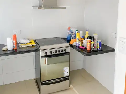 Casa 4 ambientes con 1 baño