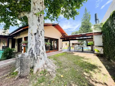 casa dos dormitorios patio quincho parrillero pileta  fisherton rosario
