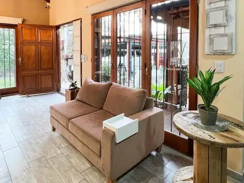 Casa 5 ambientes con 4 baños