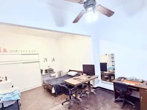 Casa 7 ambientes con 2 baños