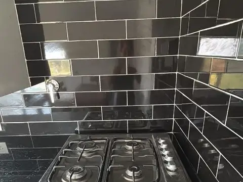 Casa 6 ambientes con 2 baños