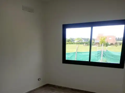 Casa en Venta en Monet Barrio Privado, USD 235.000